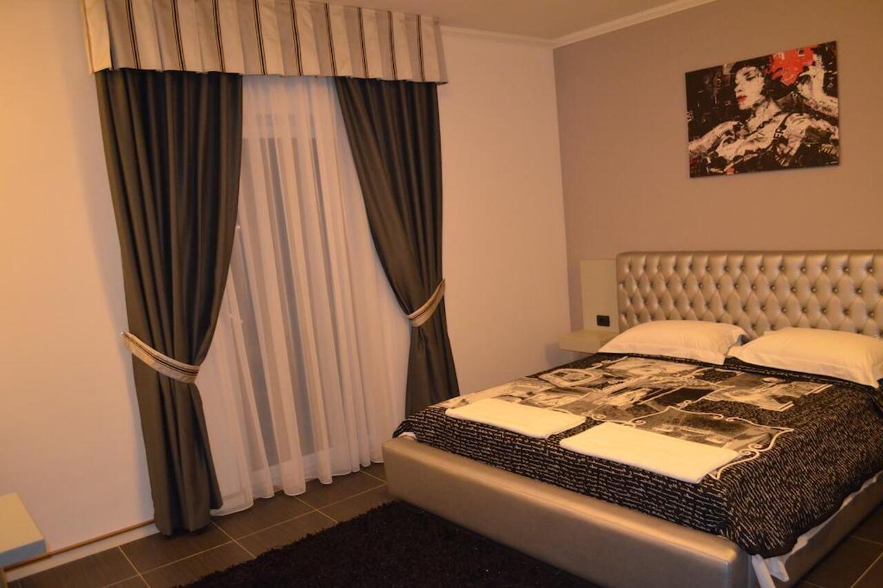 Vasqarr Hotel Mustang מראה חיצוני תמונה