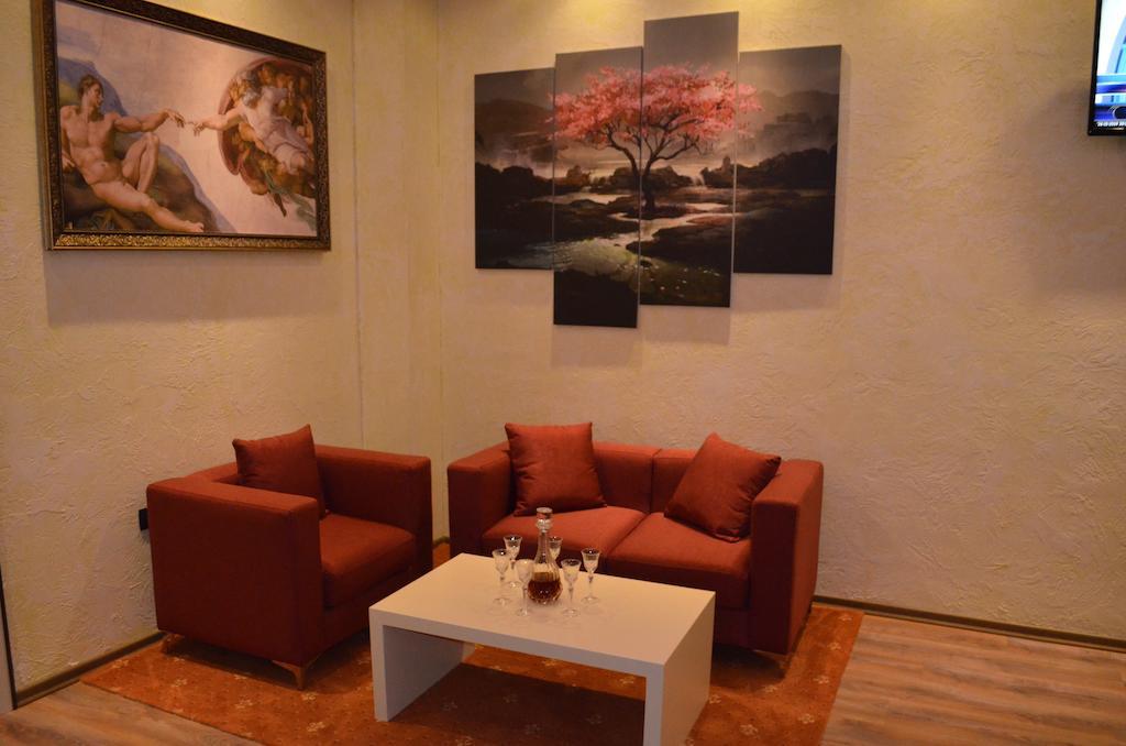Vasqarr Hotel Mustang מראה חיצוני תמונה