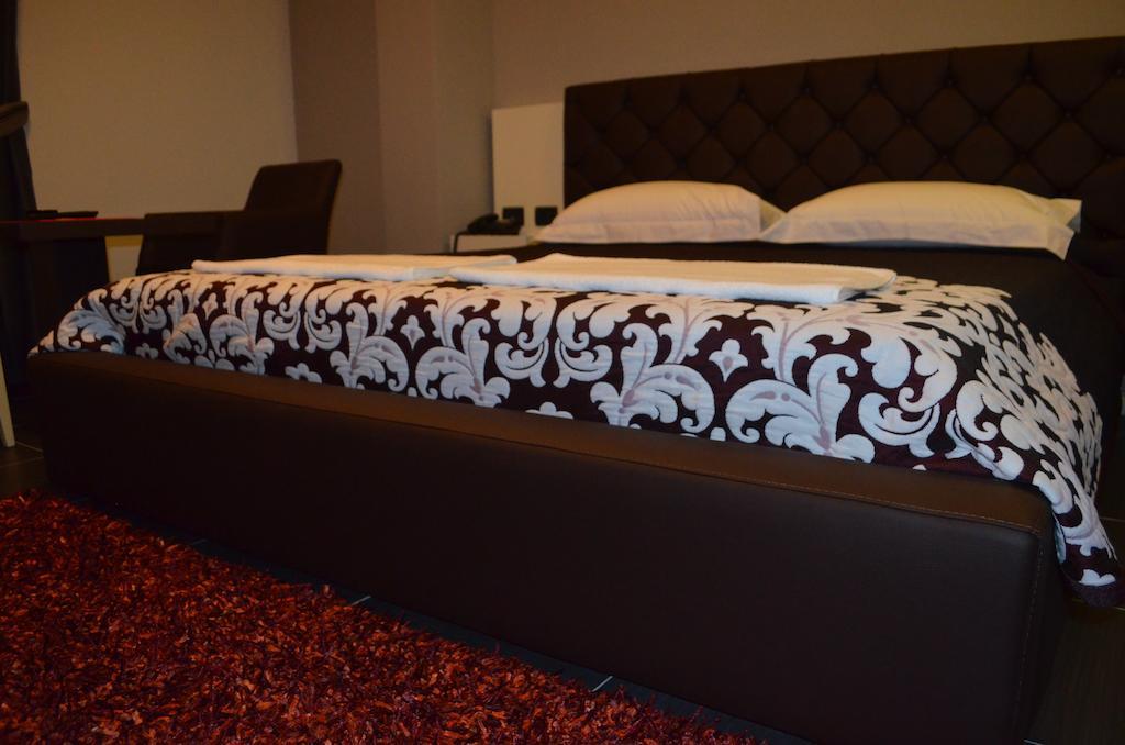 Vasqarr Hotel Mustang מראה חיצוני תמונה