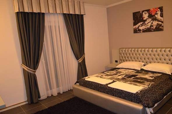 Vasqarr Hotel Mustang מראה חיצוני תמונה