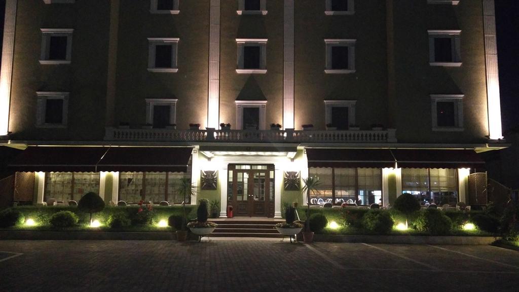 Vasqarr Hotel Mustang מראה חיצוני תמונה