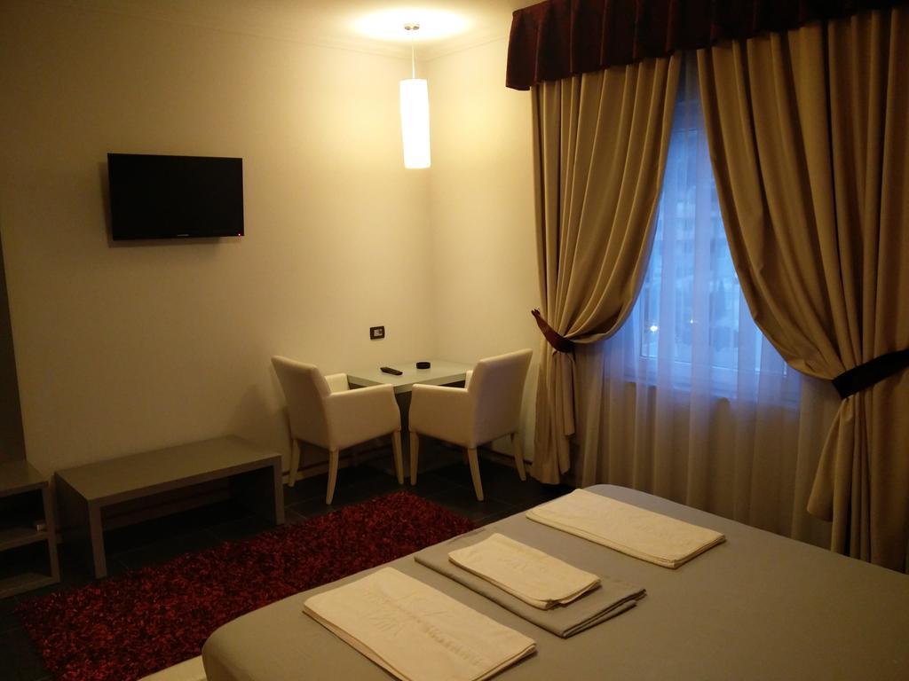 Vasqarr Hotel Mustang מראה חיצוני תמונה