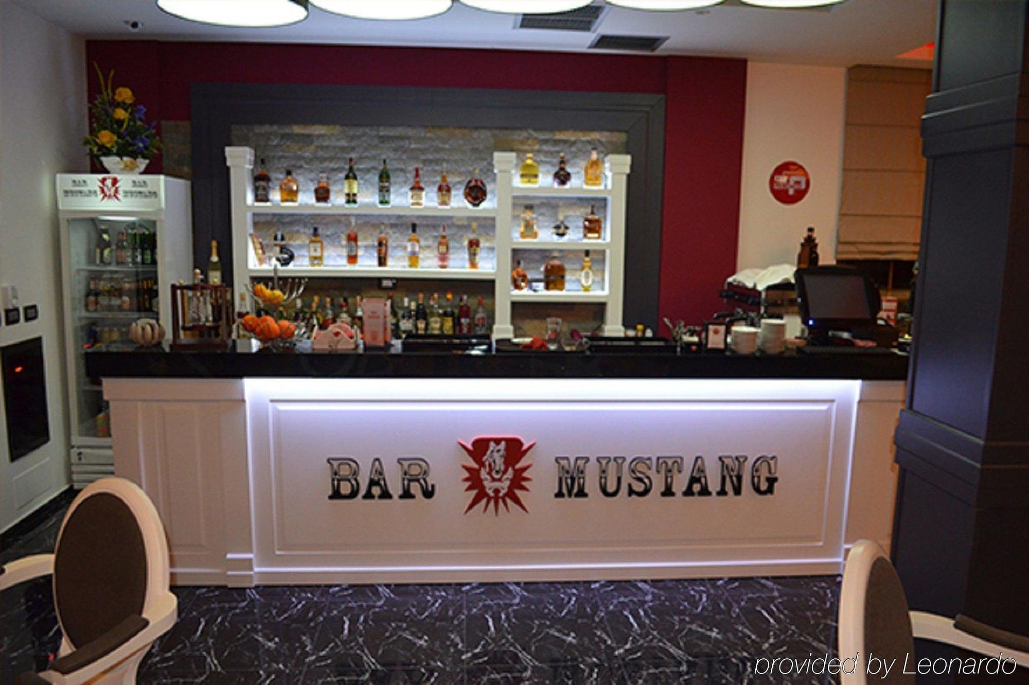 Vasqarr Hotel Mustang מראה חיצוני תמונה