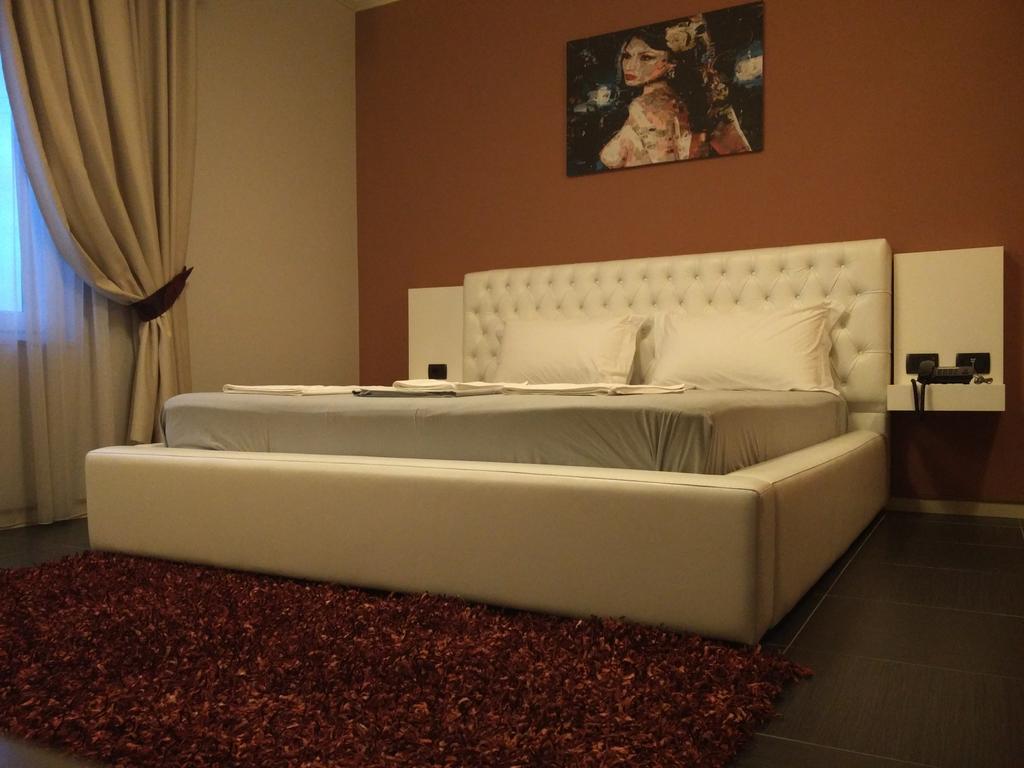 Vasqarr Hotel Mustang מראה חיצוני תמונה
