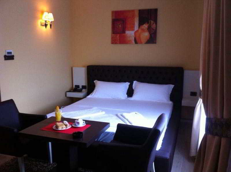 Vasqarr Hotel Mustang מראה חיצוני תמונה