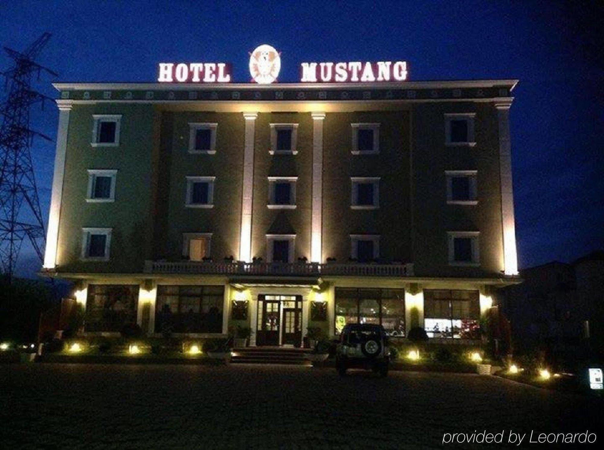Vasqarr Hotel Mustang מראה חיצוני תמונה