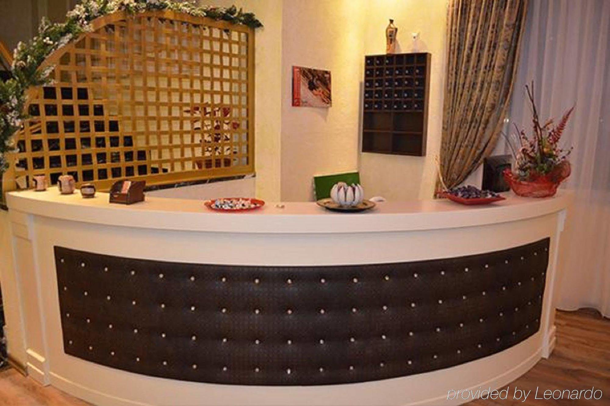 Vasqarr Hotel Mustang מראה חיצוני תמונה